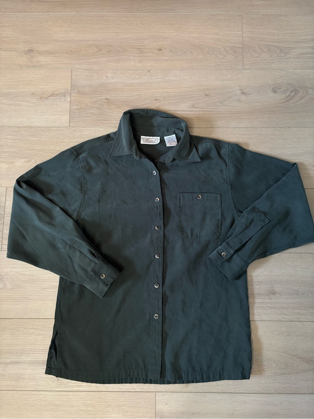 Vintage Dark Green Button-Up Shirt with Chest Pocket